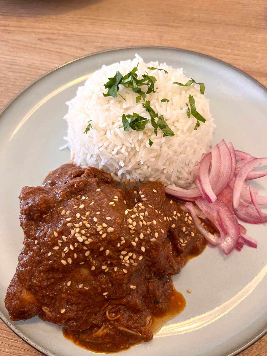 Guiso de Pollo&nbsp; al&nbsp;chocolate