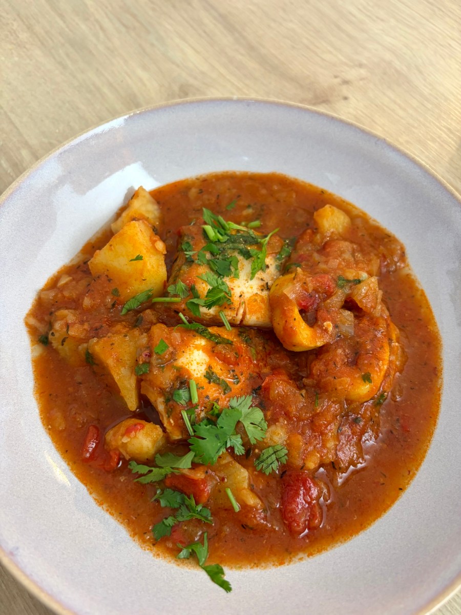 Guiso de calamares y&nbsp;pescado