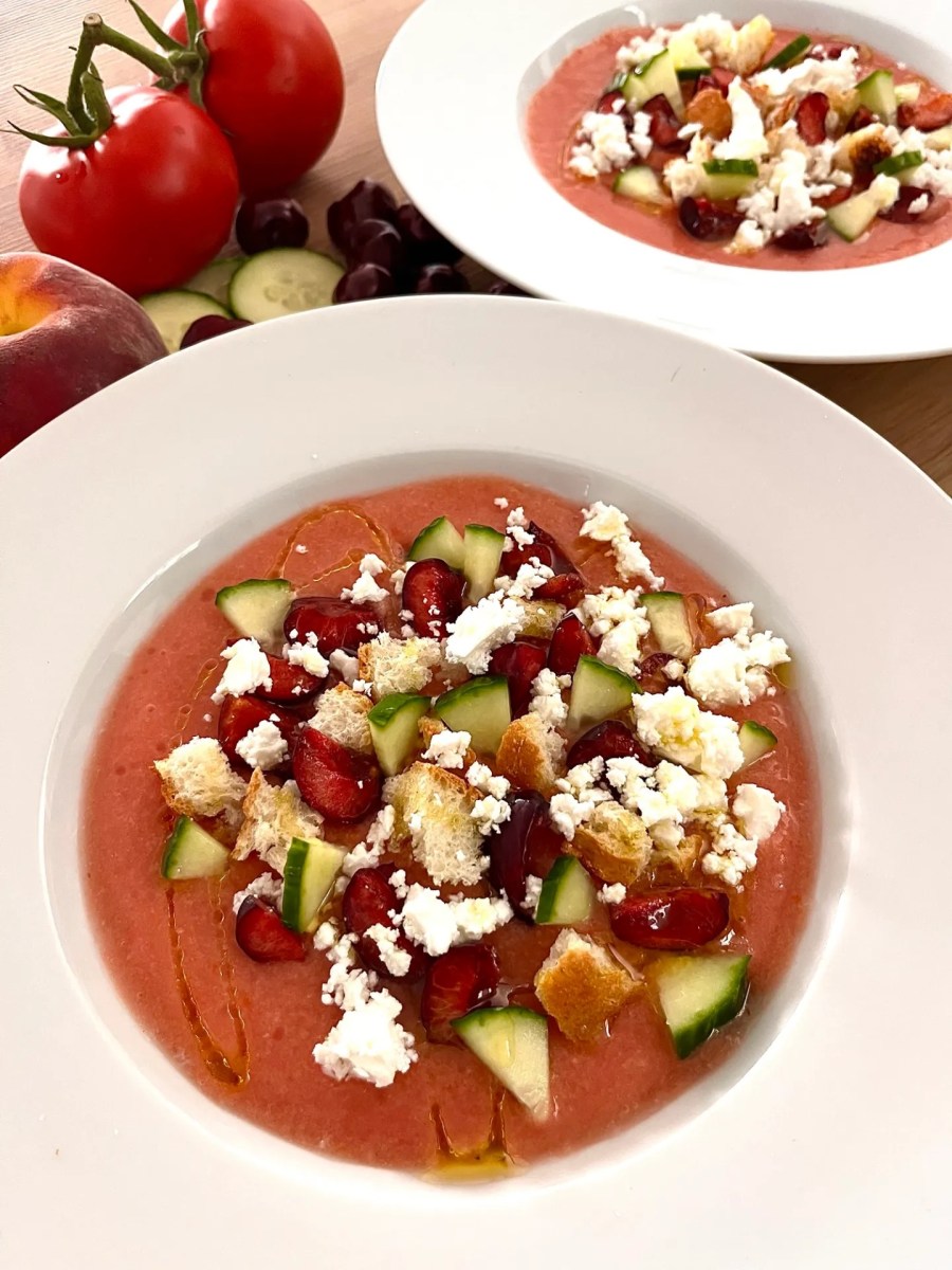 No hice la tarea y sopa fría de cerezas con queso&nbsp;feta