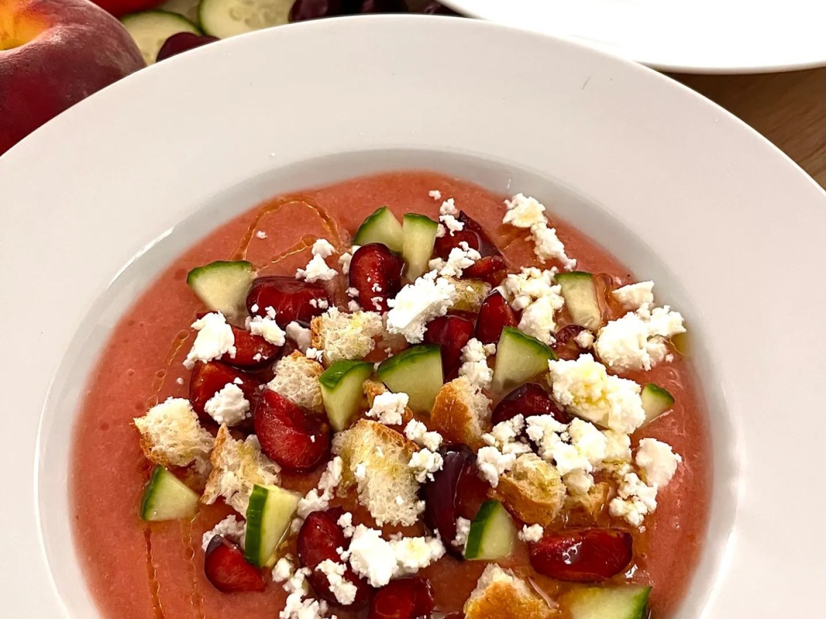 No hice la tarea y sopa fría de cerezas con queso&nbsp;feta