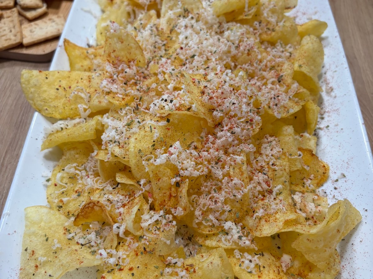 Papas con queso majorero, pimentón y&nbsp;orégano