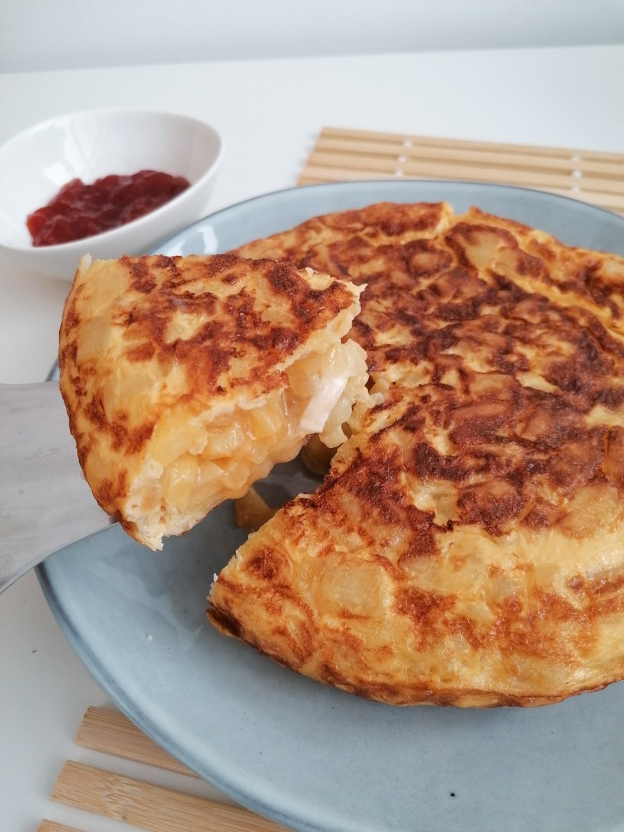 Enfádate, cooonio y tortilla con queso de&nbsp;cabra